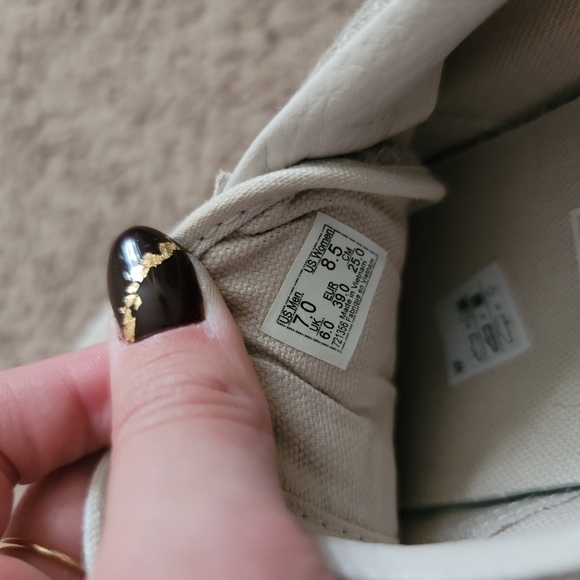 ๐ Vans old skool beige nude cream and white sneakers 8.5 - Picture 7 of 7